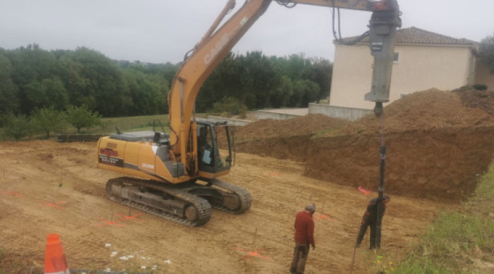 Prise de vue d'un chantier lors de la réalisation de pieux battus